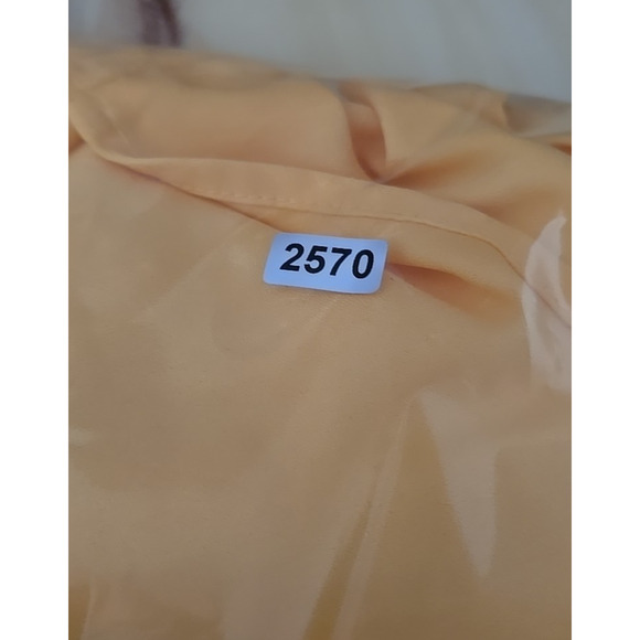 Cato Yellow V-Neck Cut-Out Lightweight 3/4 Sleeve Casual Top Womans Size 14/16W - Picture 7 of 7